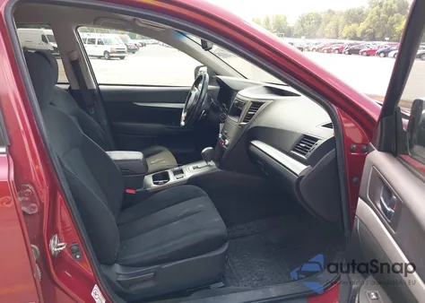 2014 Subaru Outback 2.5I Premium z USA, uszkodzony, nr VIN 4S4BRCCC7E3263867